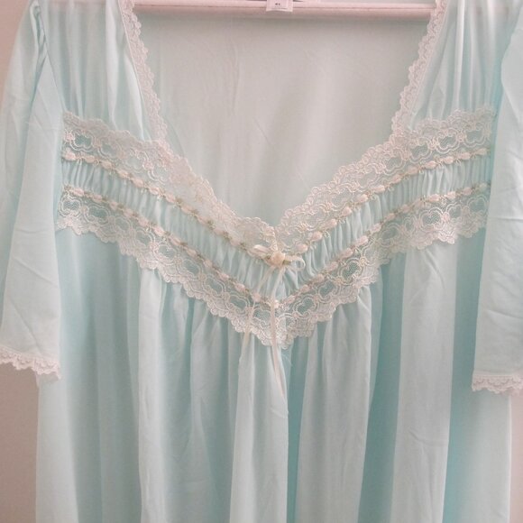 Silk Essence by Miss Elaine seafoam blue short nightgown - Picture 3 of 3